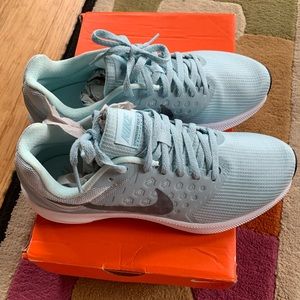 Brand new nike sneakers